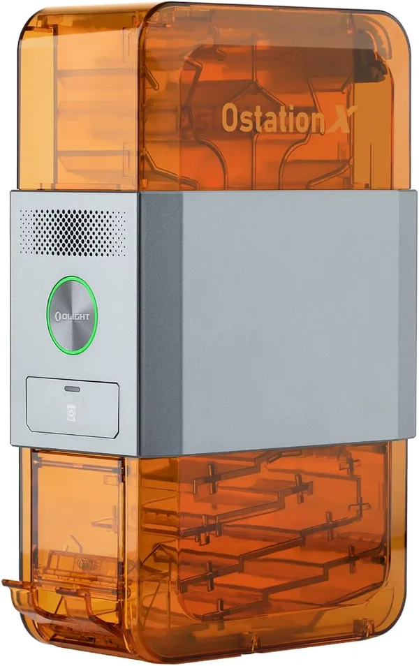 OLIGHT Ostation X Combina la Ricarica + il Rilevamento della Batteria + il Vano Portaoggetti in un Design tre in uno Adatto alle Batterie AA e può Essere utilizzato in Scenari Domestici e d'ufficio